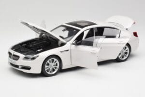 BMW 6 F06 Gran Coupe Mineral Fehér Paragon 1:18 80432218741 Fém – 2. kép a 8-ből