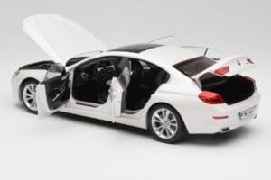 BMW 6 F06 Gran Coupe Mineral Fehér Paragon 1:18 80432218741 Fém – 5. kép a 8-ből