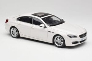 BMW 6 F06 Gran Coupe Mineral Fehér Paragon 1:18 80432218741 Fém – 6. kép a 8-ből