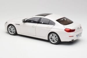 BMW 6 F06 Gran Coupe Mineral Fehér Paragon 1:18 80432218741 Fém – 7. kép a 8-ből