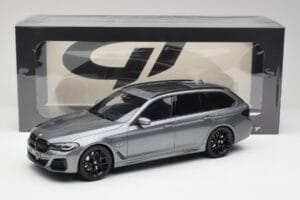BMW G61 530e M Sport Touring Mineral Szürke GT Spirit 1:18 GT485 Gyanta – 6. kép a 6-ből