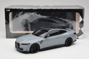 BMW M4 G82 Brooklyn Szürke Minichamps 1:18 155020124 Fém – 6. kép a 6-ből