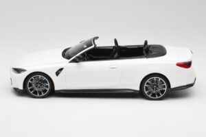 BMW M4 G82 Kabrió Alpine White Minichamps 1:18 155021031 Fém – 3. kép a 6-ből