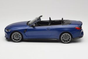 BMW M4 G82 Kabrió Frozen Portimao Blue Minichamps 1:18 155021030 Fém – 3. kép a 6-ből