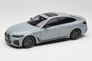 BMW i4 G26 Grey Metallic Minichamps 1:18 110023010 Fém