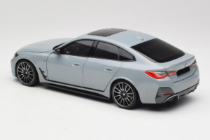 BMW i4 G26 Grey Metallic Minichamps 1:18 110023010 Fém – 7. kép a 8-ből