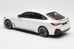 BMW i4 M50 G26 Mineral Fehér Metál Otto 1:18 OT1074 Gyanta – 5. kép a 6-ből