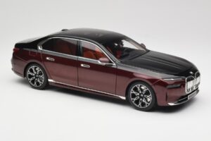BMW i7 G70 Black & Red Metallic Minichamps 1:18 110023201 Fém – 6. kép a 8-ből