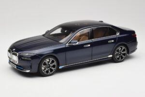 BMW i7 G70 Blue Metallic Minichamps 1:18 110023202 Fém