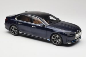 BMW i7 G70 Blue Metallic Minichamps 1:18 110023202 Fém – 6. kép a 8-ből