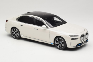 BMW i7 G70 White Metallic Minichamps 1:18 110023200 Fém – 6. kép a 8-ből