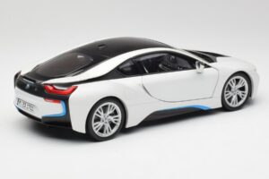 BMW i8 Crystal Fehér Paragon 1:18 80432336841 Fém – 3. kép a 8-ből