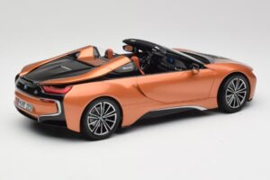 BMW i8 Roadster E-Réz Minichamps 1:18 80432454784 Fém – 2. kép a 6-ből