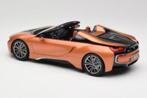 BMW i8 Roadster E-Réz Minichamps 1:18 80432454784 Fém – 5. kép a 6-ből