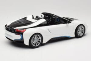 BMW i8 Roadster I15 Fehér Metál Minichamps 1:18 155027031 Fém – 2. kép a 6-ből