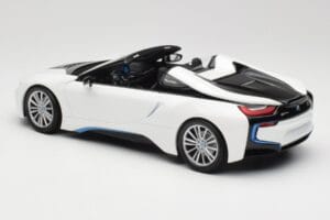 BMW i8 Roadster I15 Fehér Metál Minichamps 1:18 155027031 Fém – 5. kép a 6-ből