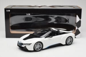BMW i8 Roadster I15 Fehér Metál Minichamps 1:18 155027031 Fém – 6. kép a 6-ből