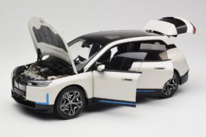 BMW iX Alpine White Minichamps 1:18 110023102 Fém – 2. kép a 8-ből