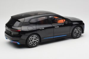 BMW iX Sapphire Black Minichamps 1:18 110023101 Fém – 3. kép a 8-ből