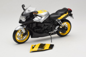 BMW K1200S Sárga Fekete Minichamps 1:10 80430309224 Fém – 2. kép a 8-ből
