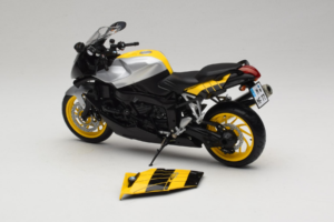 BMW K1200S Sárga Fekete Minichamps 1:10 80430309224 Fém – 5. kép a 8-ből
