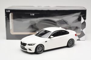 BMW M2 Competition F87 Fehér Minichamps 1:18 155028000 Fém – 6. kép a 6-ből