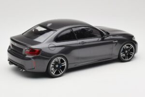 BMW M2 F87 Grey Metallic Minichamps 1:18 155026102 Fém – 2. kép a 6-ből
