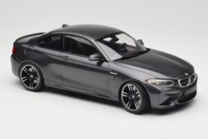 BMW M2 F87 Grey Metallic Minichamps 1:18 155026102 Fém – 4. kép a 6-ből
