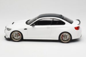 BMW M2 F87 CS Alpine White Arany Felnik Minichamps 1:18 155021020 Fém – 3. kép a 6-ből