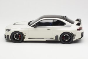 BMW M2 G87 M Performance Fehér GT Spirit 1:18 GT476 Gyanta – 3. kép a 6-ből