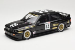 BMW M3 E30 JPS Team BMW #44 J. Richards / T. Longhurst Class Winners Bathurst 1000 1987 Minichamps 1:18 155872044 Fém