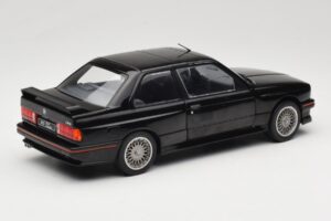 BMW M3 E30 Sport Evo Fekete Solido 1:18 S1801501 Fém – 3. kép a 8-ből