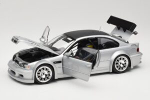 BMW M3 E46 GTR Street Ezüst With Carbon Roof Minichamps 1:18 100012102 Fém – 2. kép a 8-ből