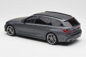BMW M340i G20 xDrive M Sport Szürke GT Spirit 1:18 GT471 Gyanta – 5. kép a 6-ből