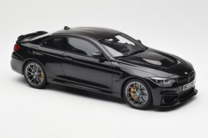 BMW M4 F82 CS Fekete GT Spirit 1:18 GT845 Gyanta – 4. kép a 6-ből