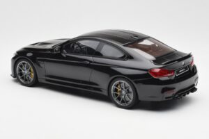BMW M4 F82 CS Fekete GT Spirit 1:18 GT845 Gyanta – 5. kép a 6-ből