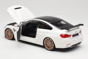 BMW M4 F82 GTS Alpine White Minichamps 1:18 110025221 Fém – 5. kép a 8-ből
