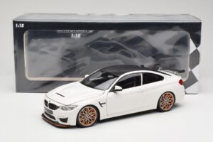 BMW M4 F82 GTS Alpine White Minichamps 1:18 110025221 Fém – 8. kép a 8-ből