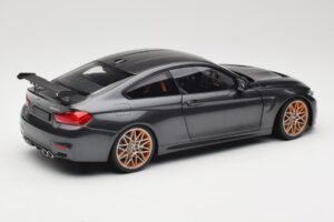 BMW M4 F82 GTS Mineral Grey Metallic Minichamps 1:18 110025222 Fém – 3. kép a 8-ből