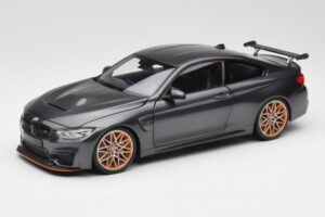 BMW M4 F82 GTS Mineral Grey Metallic Minichamps 1:18 110025222 Fém