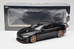 BMW M4 F82 GTS Sapphire Black Metallic Minichamps 1:18 110025220 Fém – 8. kép a 8-ből