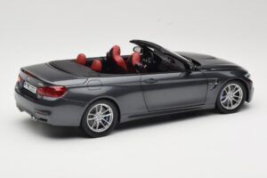 BMW M4 F83 Kabrió Mineral Grey Paragon 1:18 80432339610 Fém – 3. kép a 8-ből