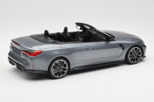 BMW M4 G82 Kabrió Grey Metallic Minichamps 1:18 155021034 Fém – 2. kép a 6-ből