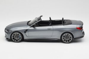BMW M4 G82 Kabrió Grey Metallic Minichamps 1:18 155021034 Fém – 3. kép a 6-ből