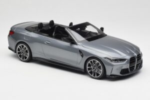 BMW M4 G82 Kabrió Grey Metallic Minichamps 1:18 155021034 Fém – 4. kép a 6-ből