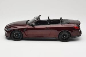 BMW M4 G83 Kabrió Piros Metál Minichamps 1:18 155021032 Fém – 3. kép a 6-ből