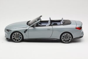 BMW M4 G83 Kabriolet Grey Metallic Minichamps 1:18 110021032 Fém – 4. kép a 8-ből