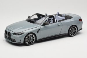 BMW M4 G83 Kabriolet Grey Metallic Minichamps 1:18 110021032 Fém