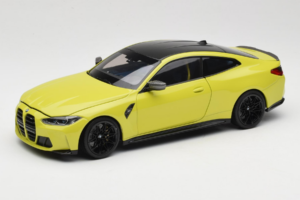BMW M4 G82 Sárga Márkakereskedői Kiadás Minichamps 1:18 80435A51949-R1 Fém