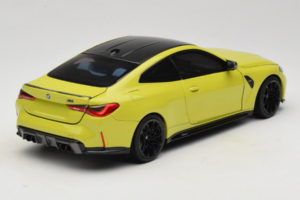 BMW M4 G82 Sárga Márkakereskedői Kiadás Minichamps 1:18 80435A51949-R1 Fém – 5. kép a 10-ből